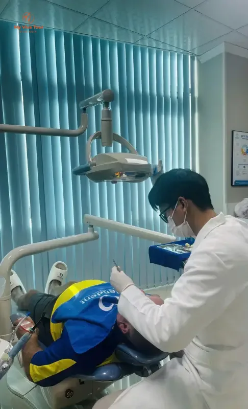 Mr. Paul Logue welcomed like family at the Vietnam Dental Travel clinic