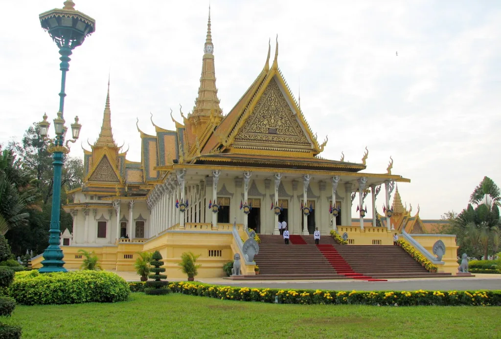 Phnom Penh Travel Guide: Royal Palace, Best Time to Visit & Tips